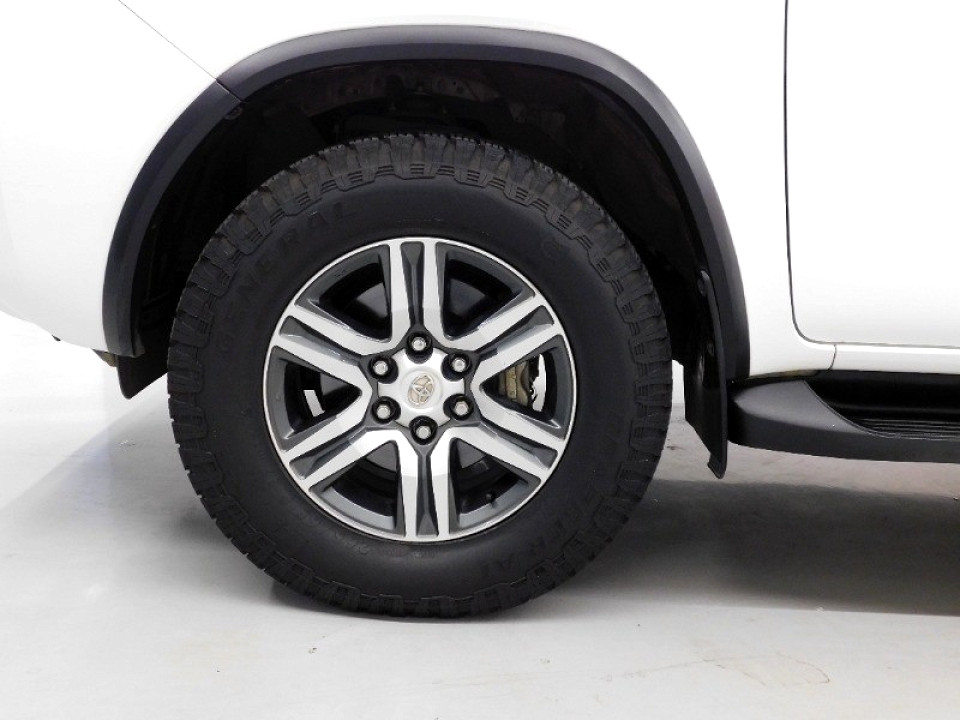 TOYOTA FORTUNER 2.4GD-6 R/B A/T, image 2