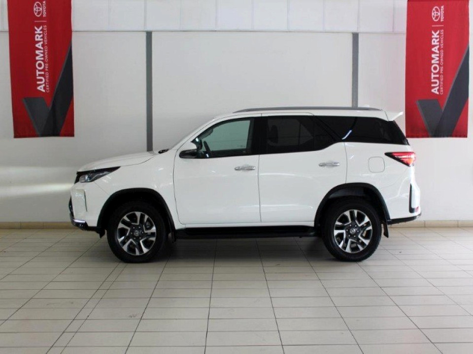 TOYOTA FORTUNER 2.4GD-6 4X4 A/T, image 2