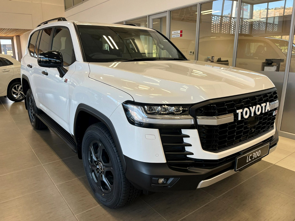 TOYOTA LANDCRUISER 300 V6 3.5T GR-S, image 1