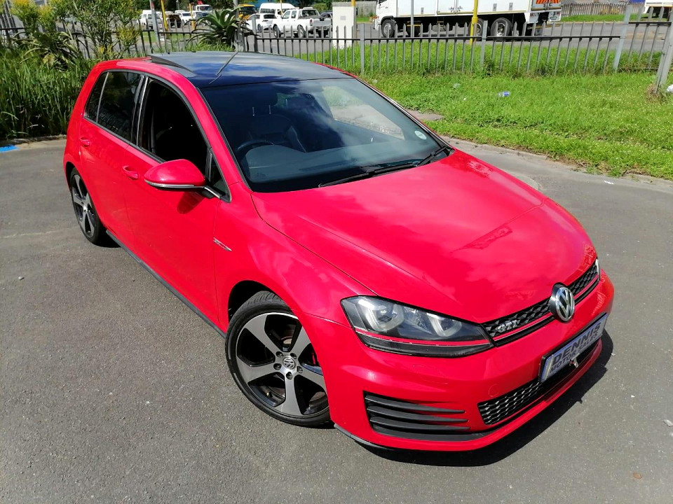Volkswagen Golf 2.0 TSI GTI, image 2