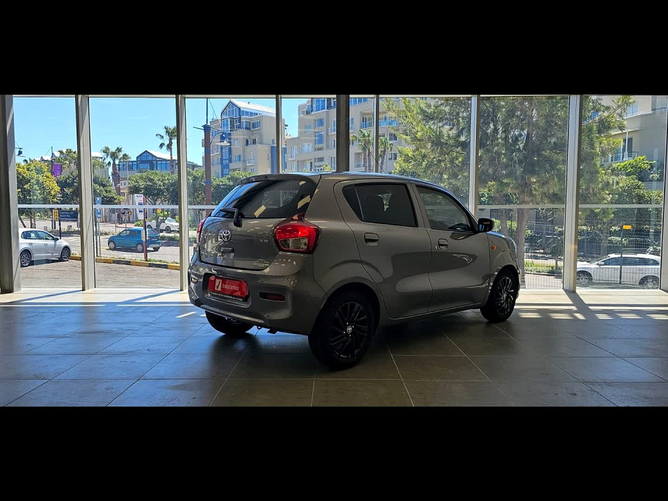 TOYOTA VITZ 1.0 XR AMT, image 2