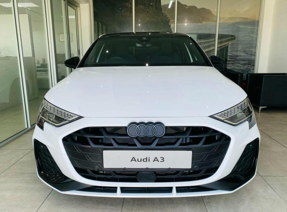 Audi A3 Sportback Black Edition 35 TFSI tiptronic, image 2
