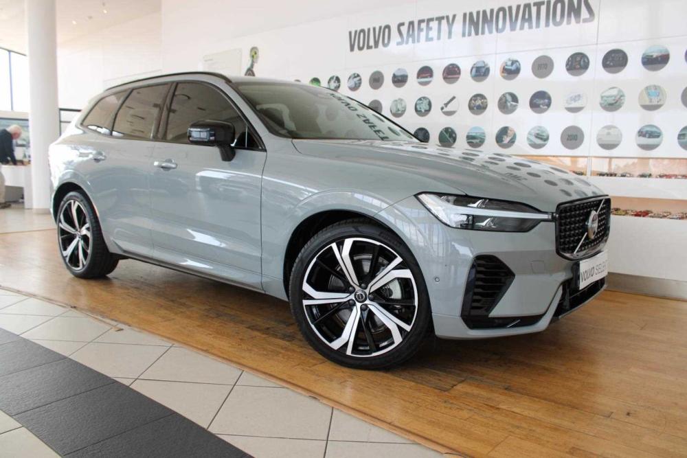Volvo XC60 T8 Twin Engine Ultimate Dark AWD, image 1