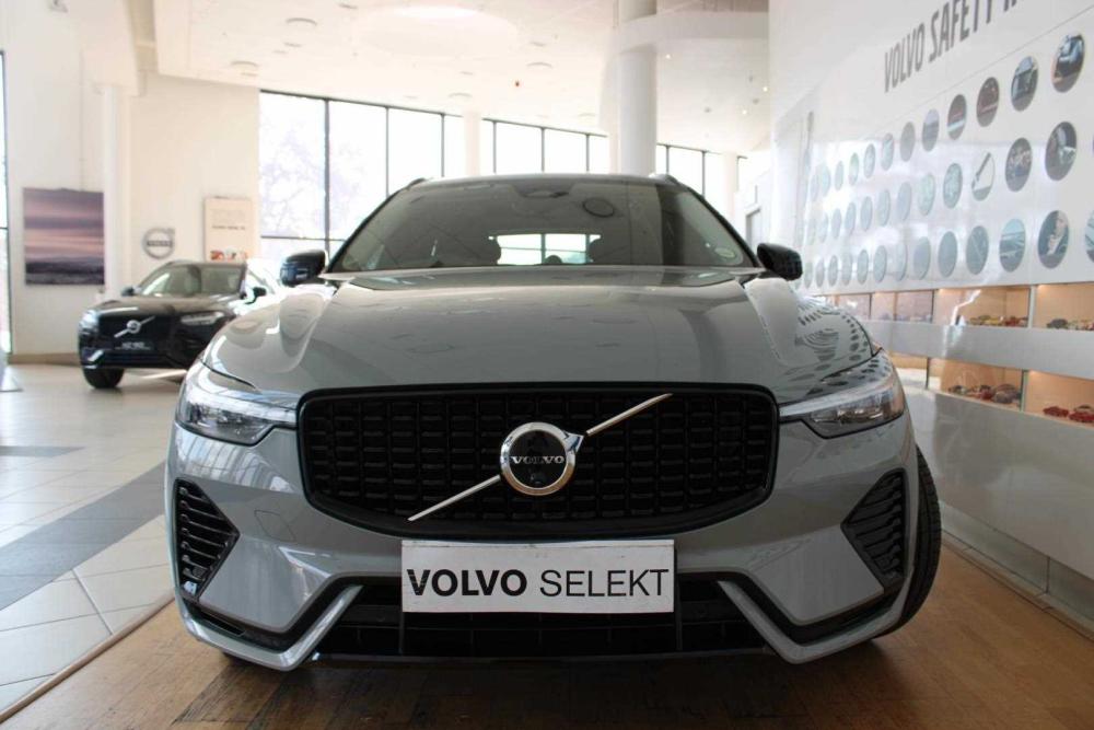 Volvo XC60 T8 Twin Engine Ultimate Dark AWD, image 2