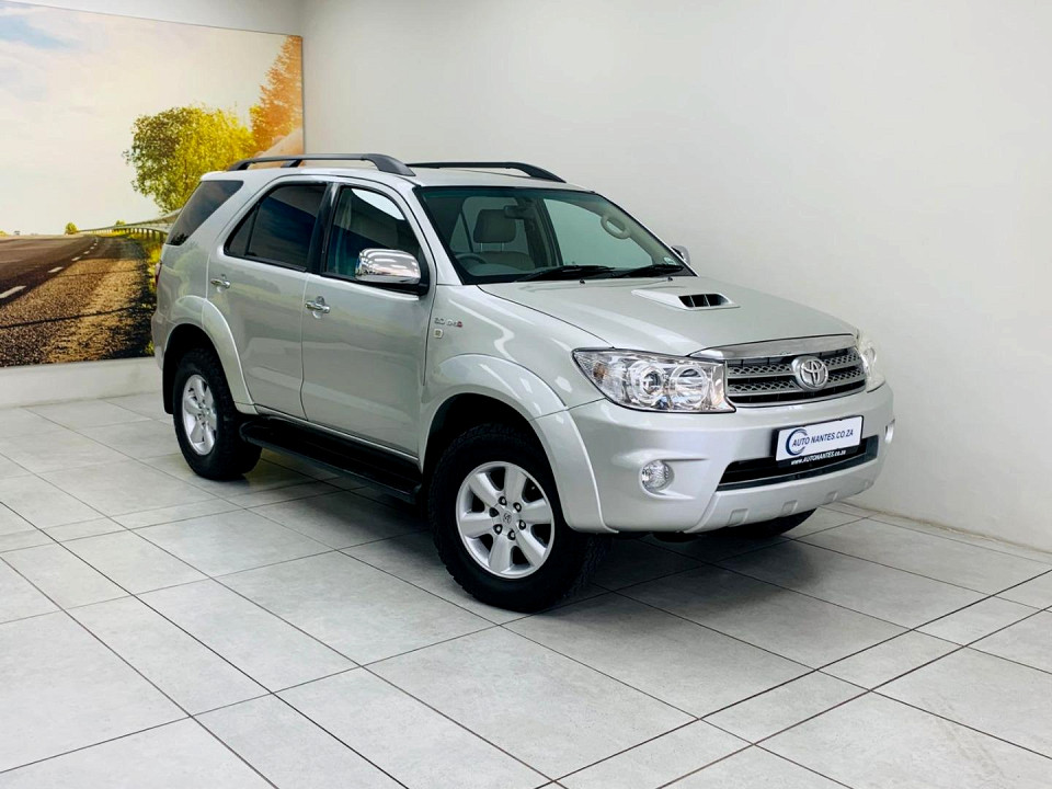 TOYOTA FORTUNER 3.0D-4D R/B A/T, image 1