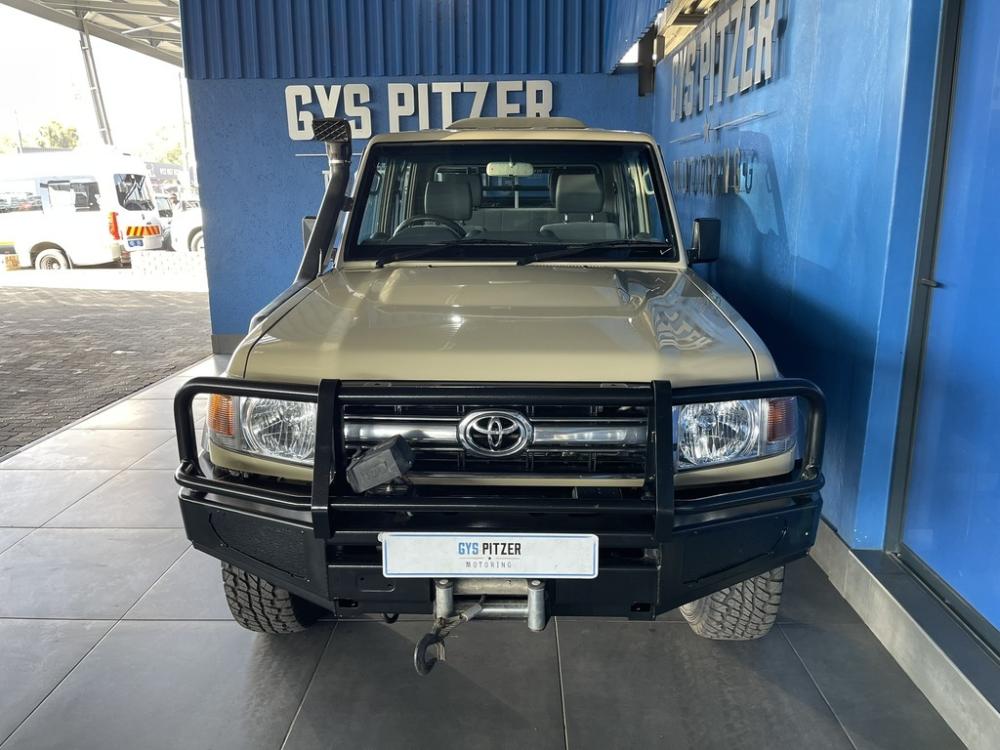 Toyota Land Cruiser 79 4.2D double cab, image 2