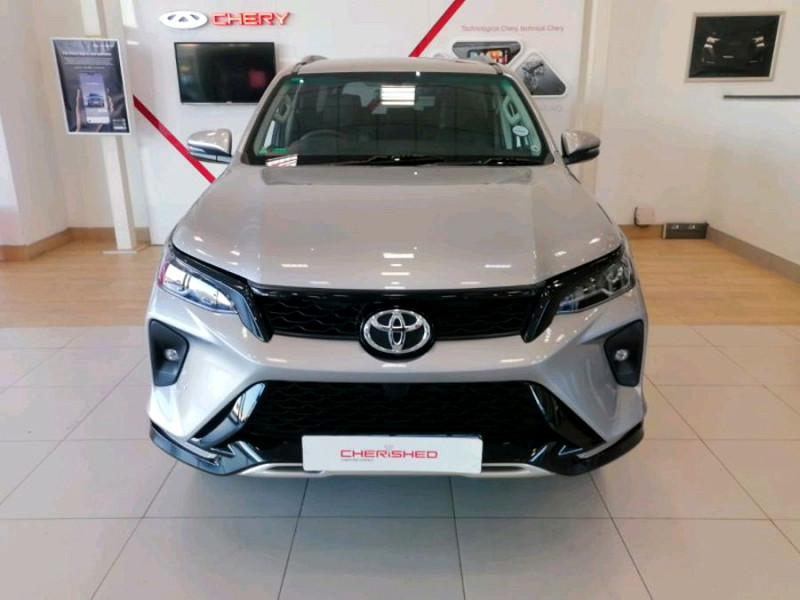 TOYOTA  FORTUNER 2.4GD-6 R/B A/T, image 2