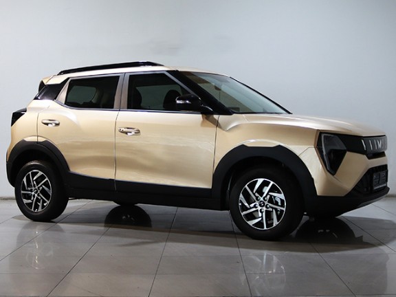 MAHINDRA XUV3XO 1.2T AX5 A/T, image 1