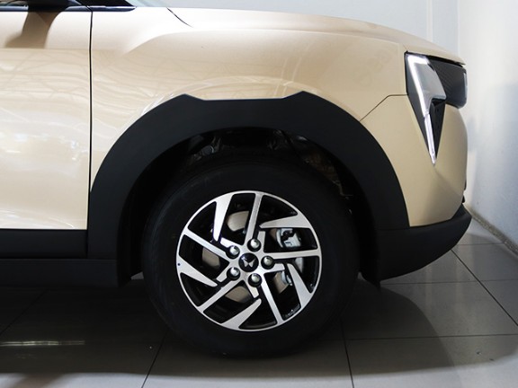 MAHINDRA XUV3XO 1.2T AX5 A/T, image 2