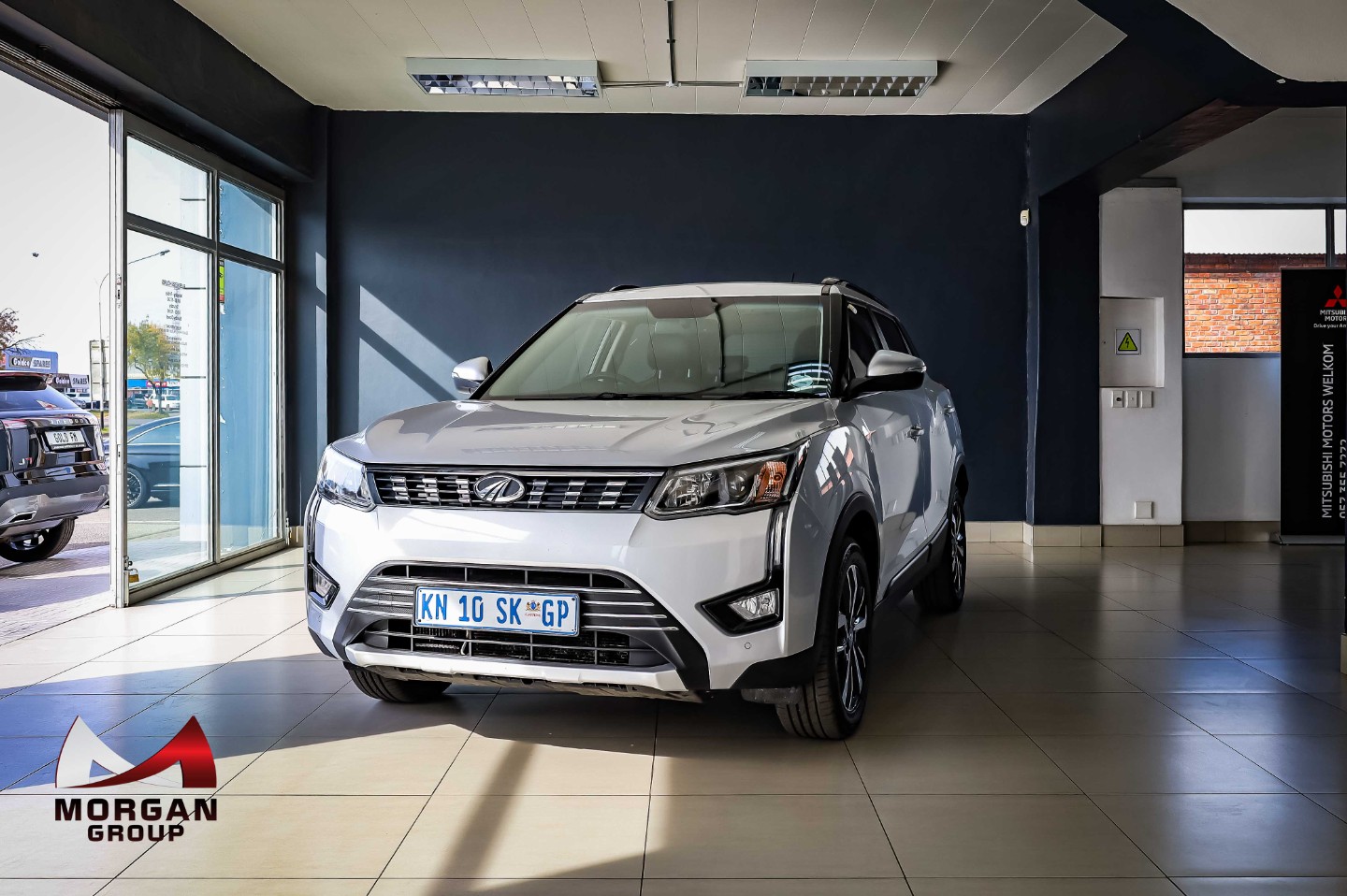 MAHINDRA XUV300 1.5D (W8), image 1