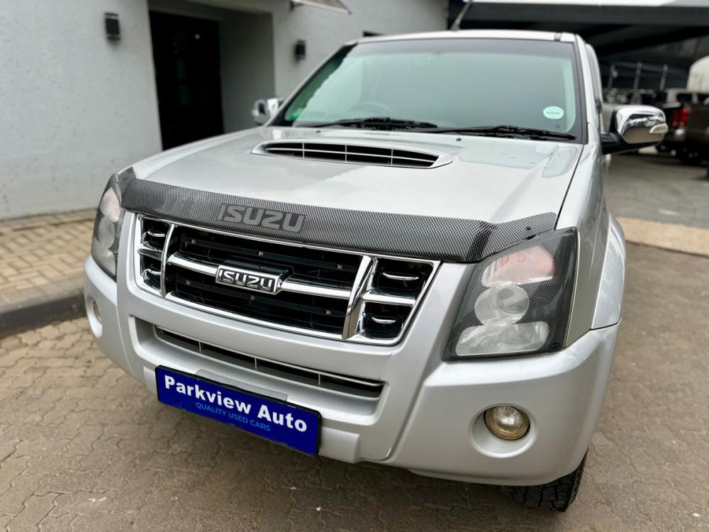ISUZU KB300D-TEQ LX P/U D/C, image 2