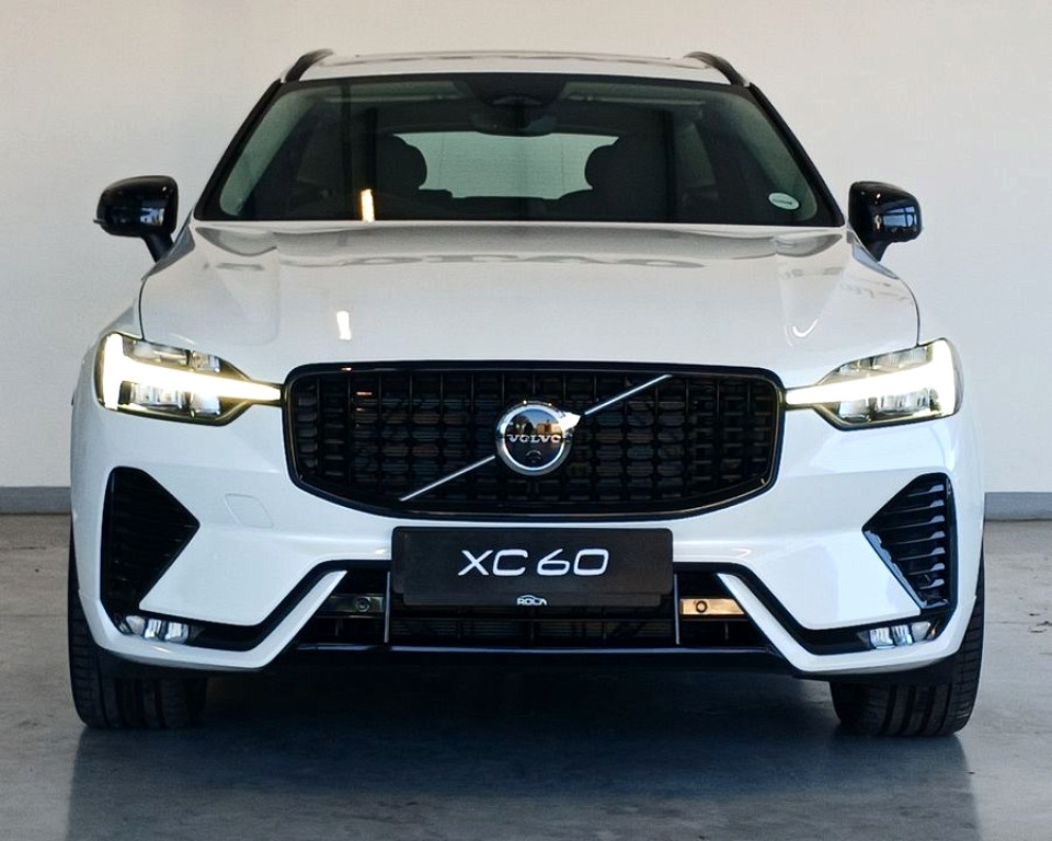 VOLVO XC60 B5 ULTIMATE DARK GEARTRONIC AWD, image 2