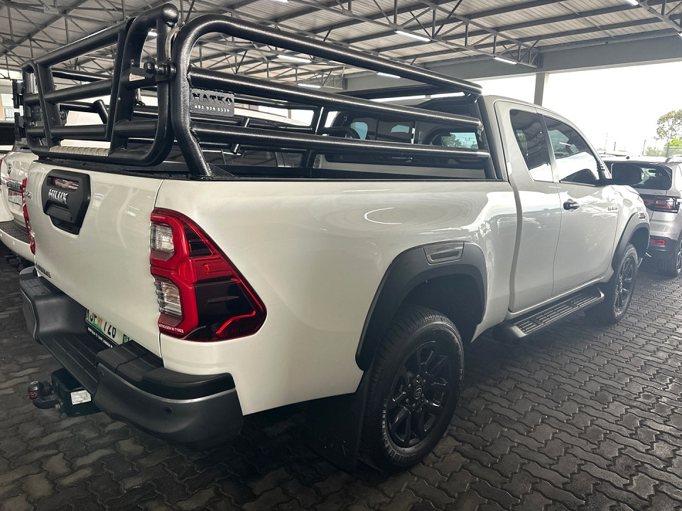 TOYOTA HILUX 2.8 GD-6 RB LEGEND A/T P/U E/CAB, image 2