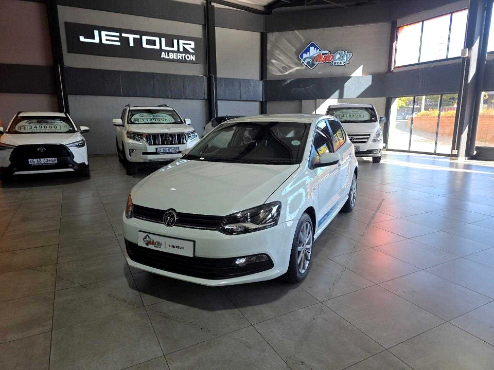 VOLKSWAGEN POLO VIVO 1.4 COMFORTLINE (5DR), image 1