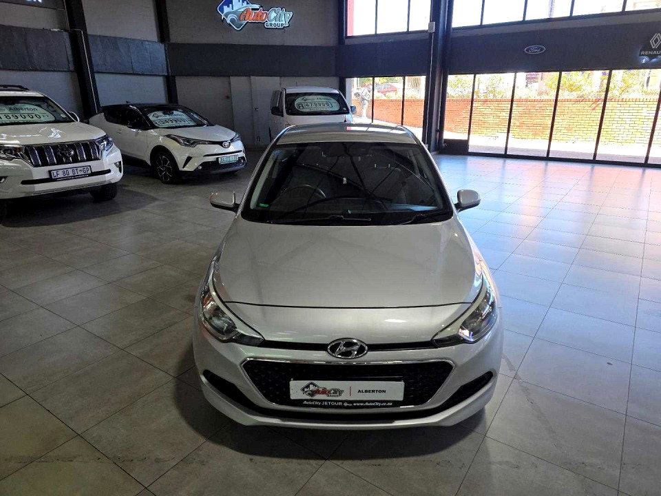 HYUNDAI i20 1.4 MOTION A/T, image 2