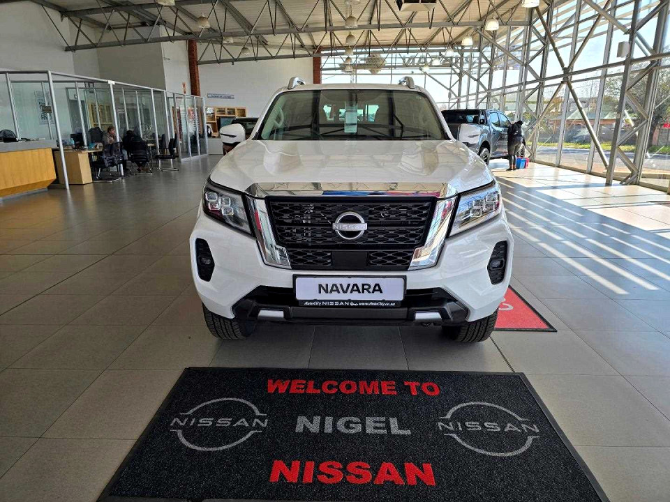 NISSAN NAVARA 2.5D LE 4X4 AT D/C P/U, image 2