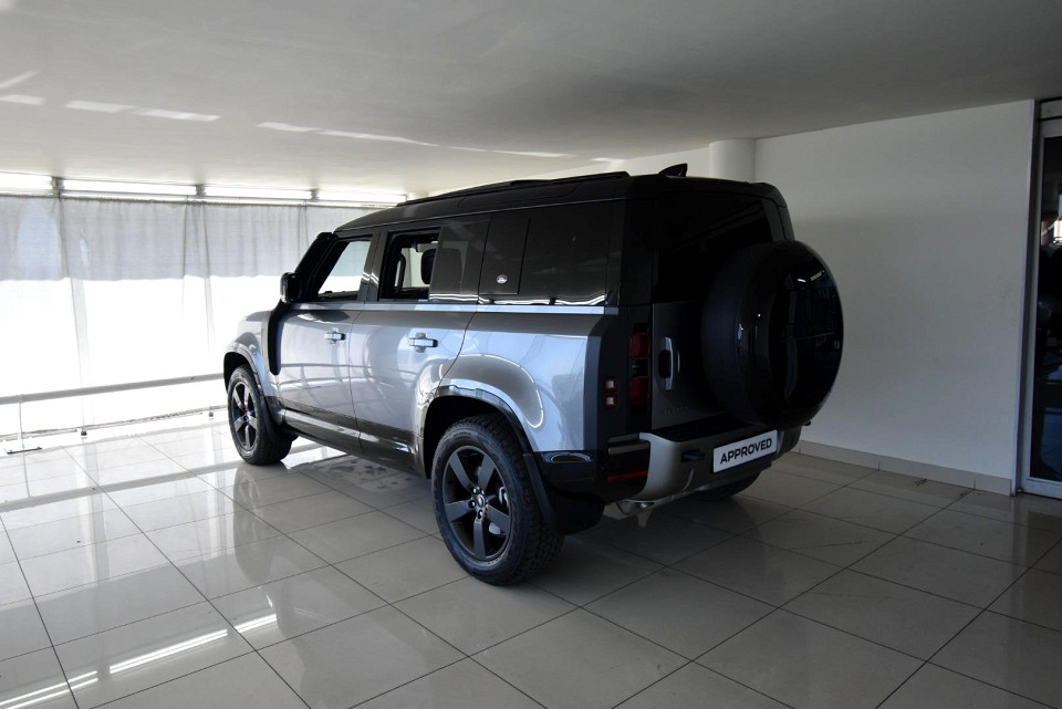LAND ROVER DEFENDER 110 D300 HSE X-DYNAMIC, image 2