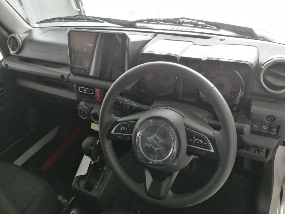 Suzuki Jimny 1.5 GLX A/T 5DR, image 2