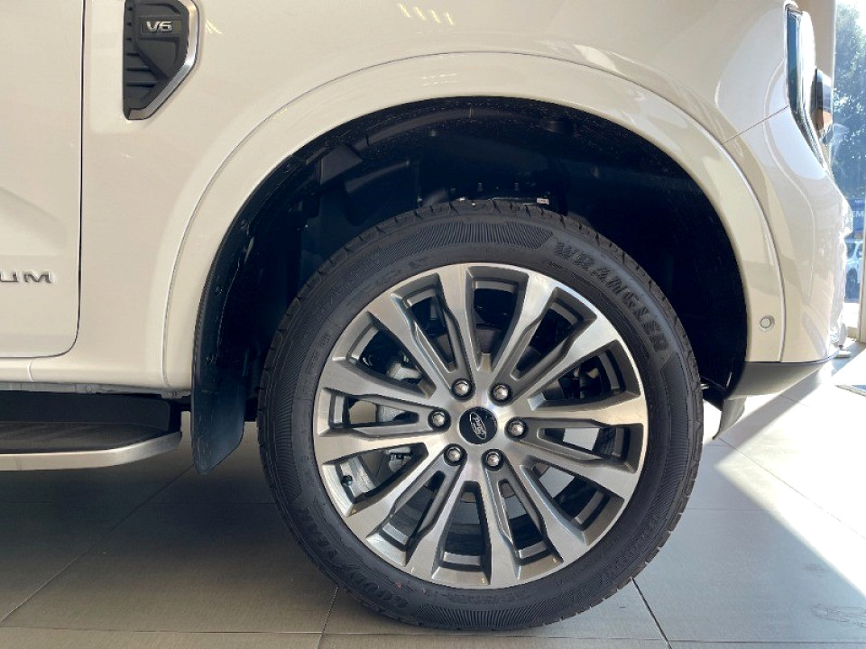 FORD EVEREST 3.0D V6 PLATINUM AWD A/T, image 2