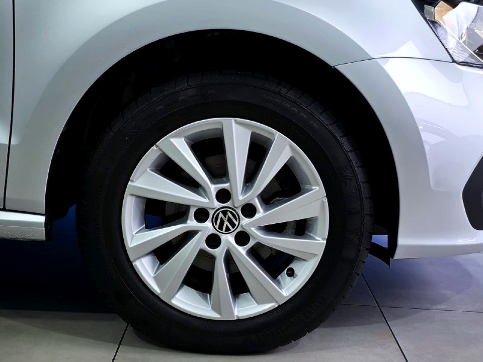 VOLKSWAGEN POLO VIVO 1.4 (5DR), image 2