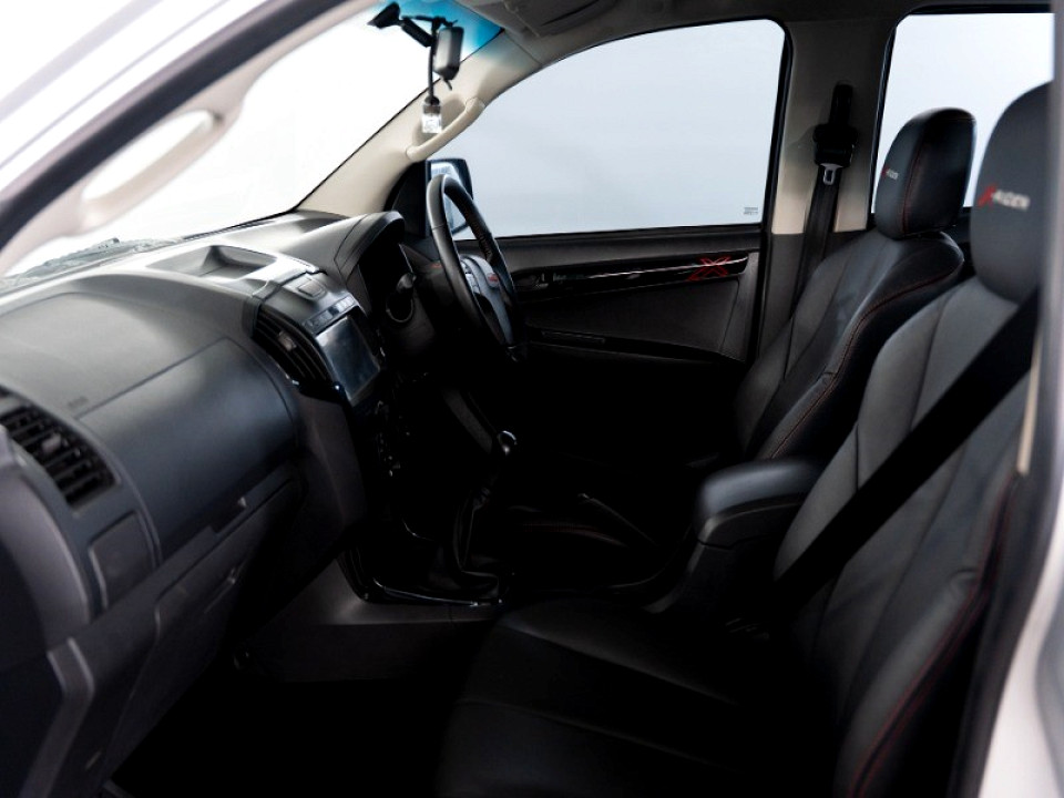 ISUZU D-MAX 250 HO X-RIDER D/C P/U, image 2