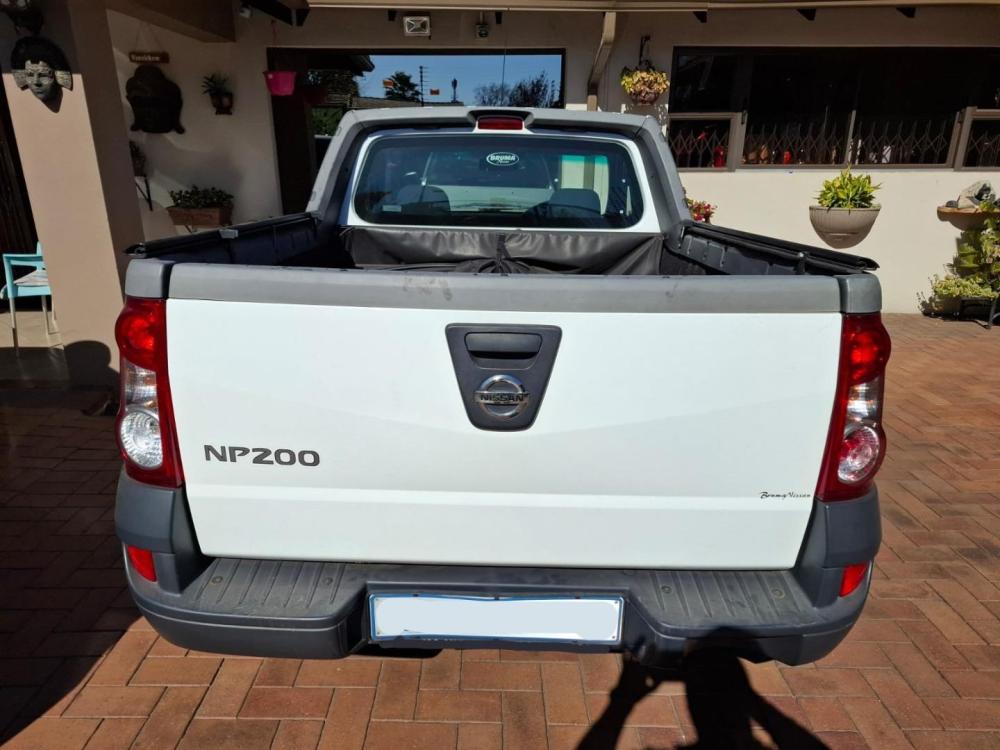 Nissan NP200 1.6 8V Base A/C + Safety Pack, image 2