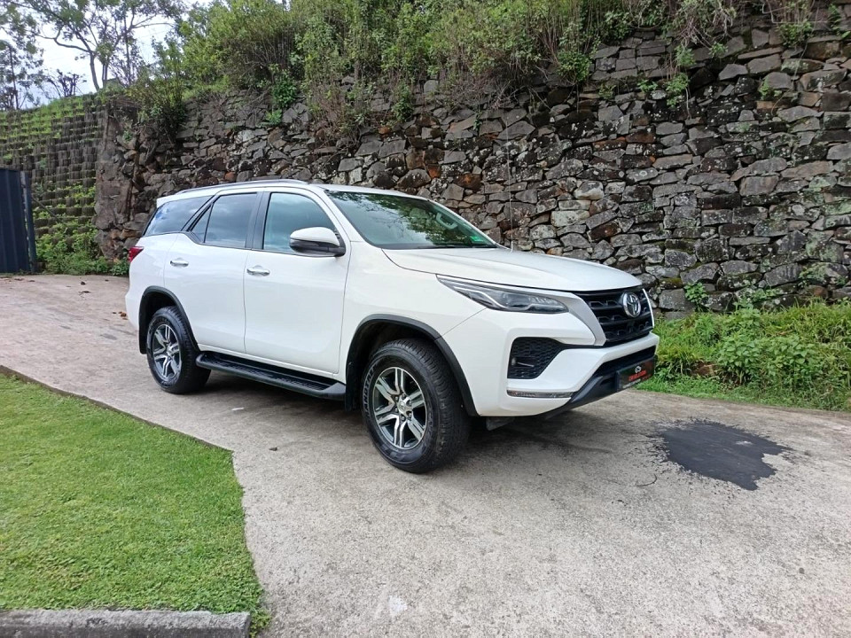 Toyota Fortuner 2.4GD-6 R/B A/T, image 1