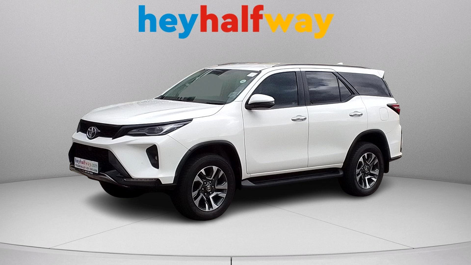 TOYOTA  FORTUNER 2.4GD-6 R/B A/T, image 2