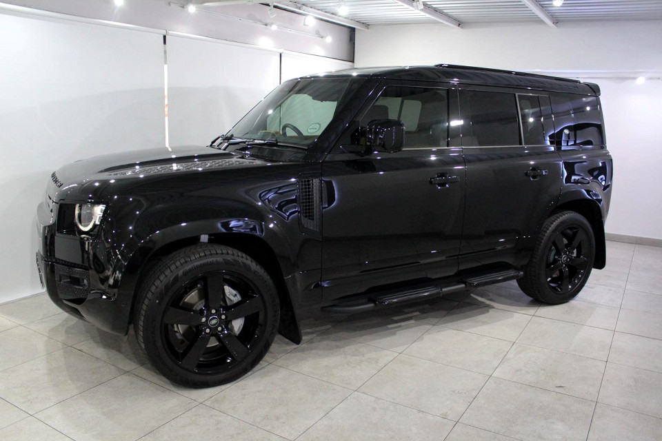 LAND ROVER DEFENDER 110 D300 HSE X-DYNAMIC, image 2