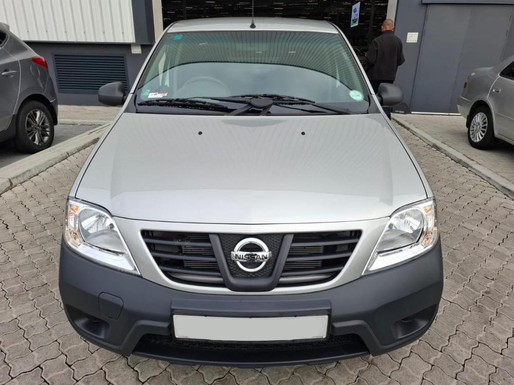 Nissan NP200 1.6 8V Base A/C + Safety Pack, image 2