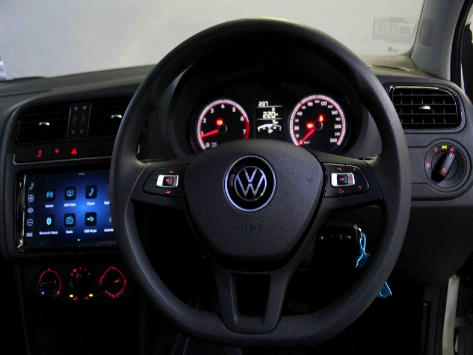 VOLKSWAGEN POLO VIVO 1.4 LIFE (5DR), image 2