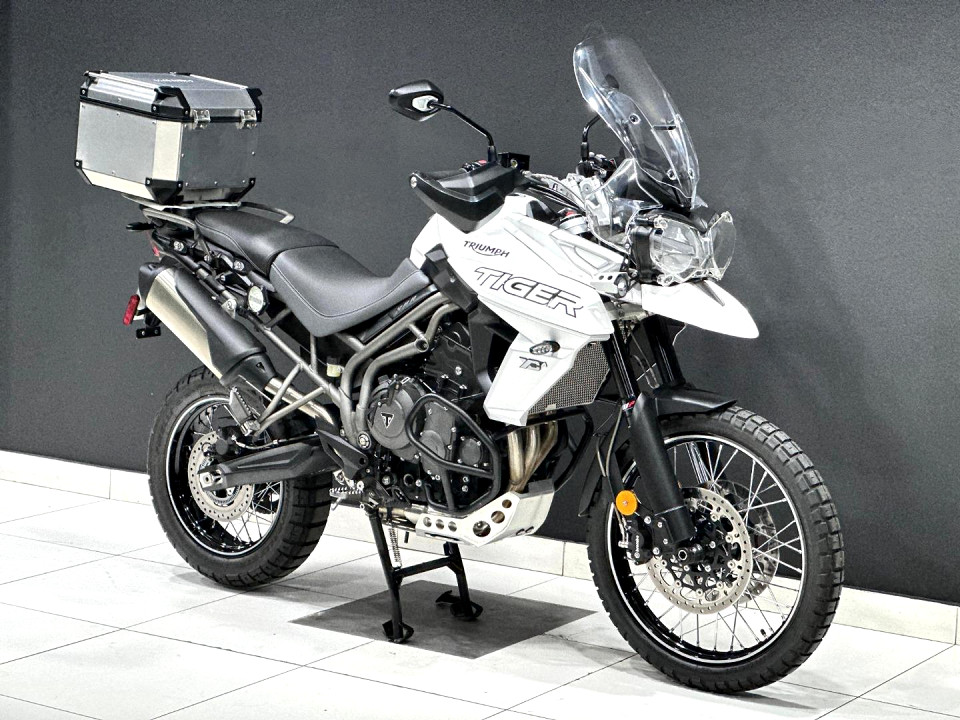 TRIUMPH 800 XCA, image 1