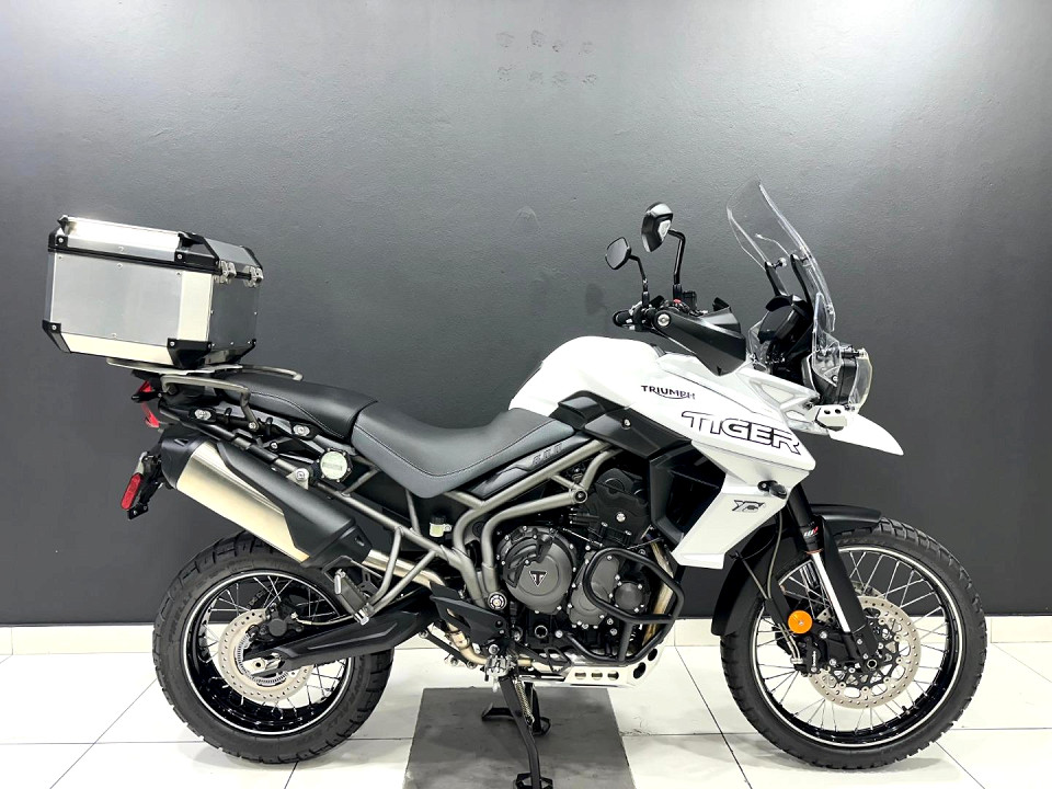 TRIUMPH 800 XCA, image 2