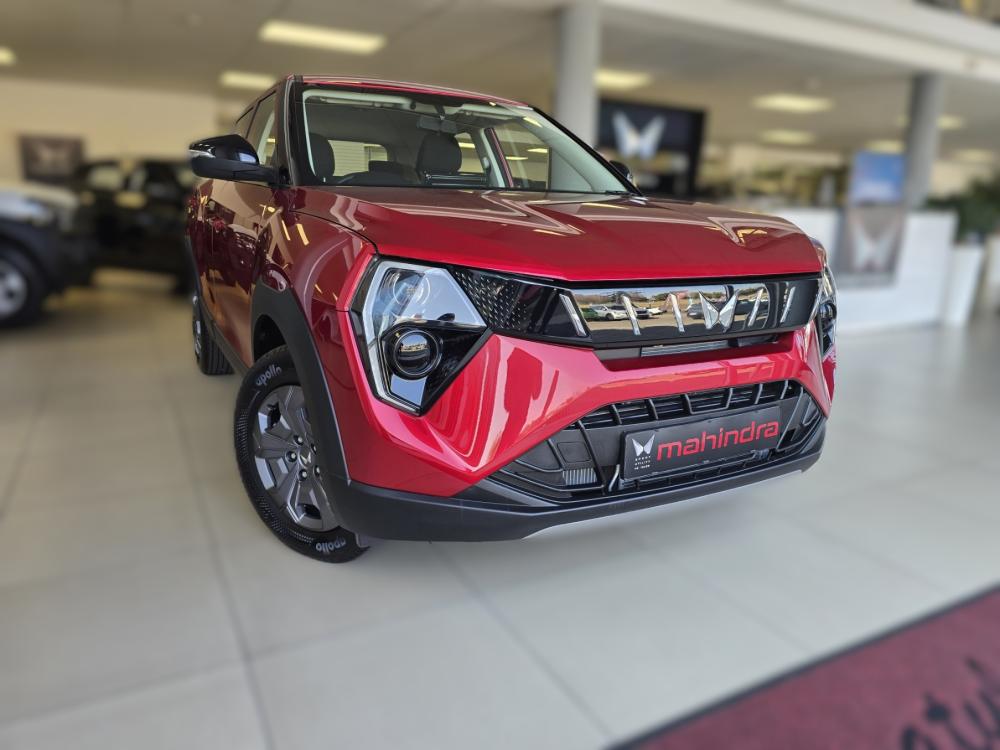 Mahindra XUV3X0 1.2 MX2 AT, image 1