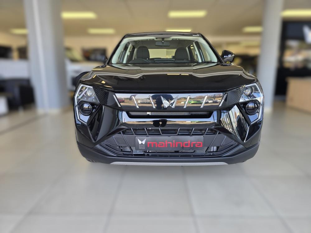 Mahindra XUV3X0 1.2 MX2 AT, image 2
