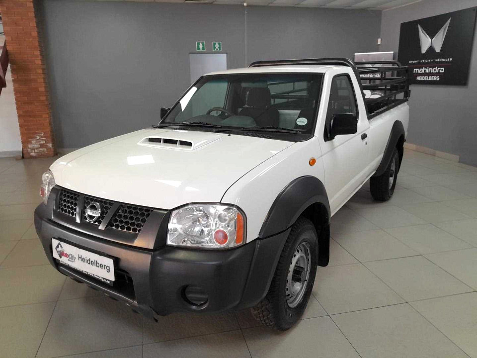 Nissan NP300 2.5 TDi LWB 4X4 P/U S/C, image 1