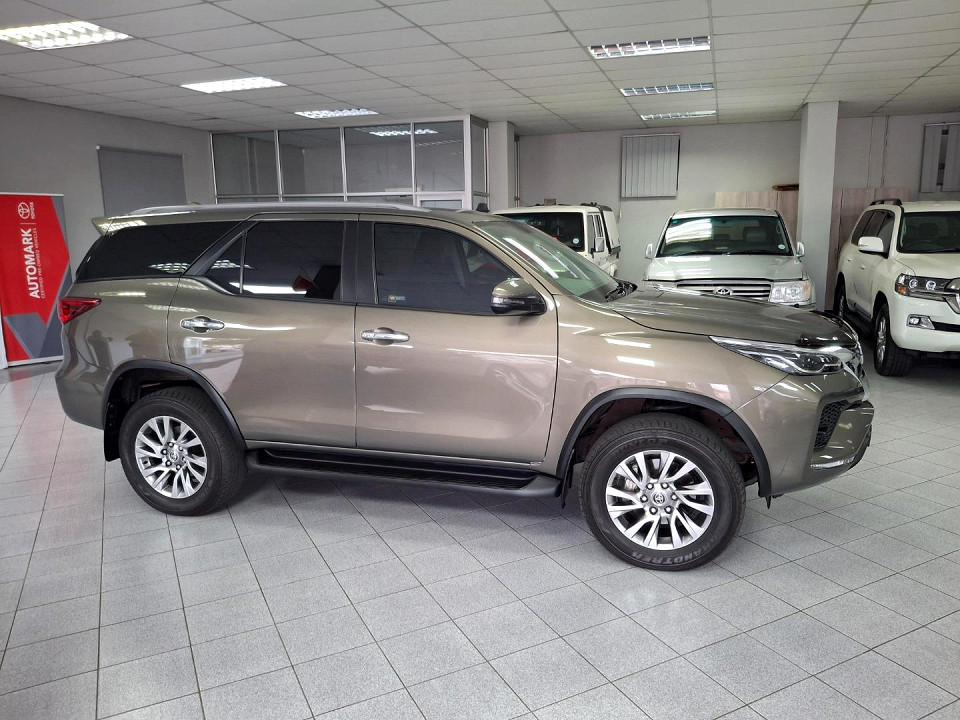 TOYOTA FORTUNER 2.8GD-6 R/B A/T, image 2