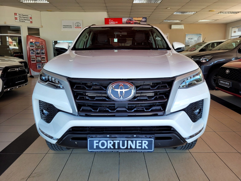 TOYOTA FORTUNER 2.4GD-6 4X4 A/T, image 2