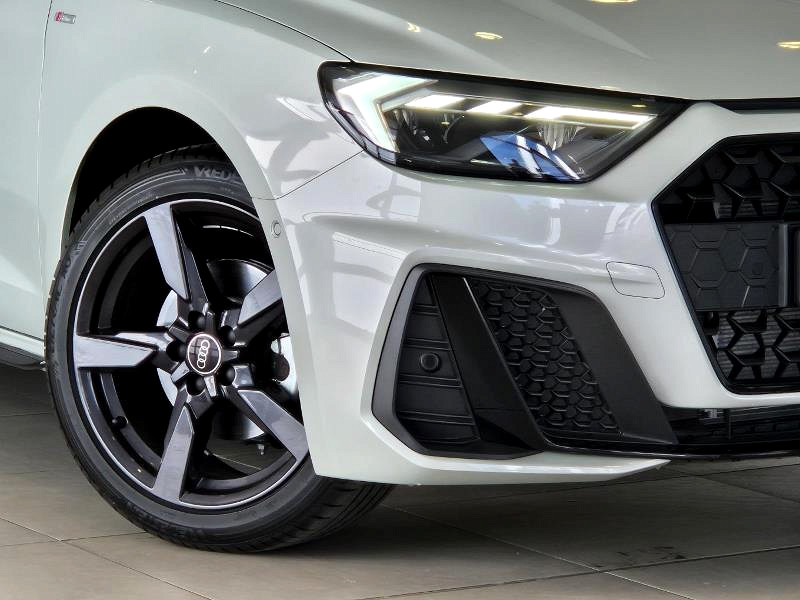 AUDI A1 SPORTBACK 30 TFSI BLACK EDITION S-TRONIC, image 2