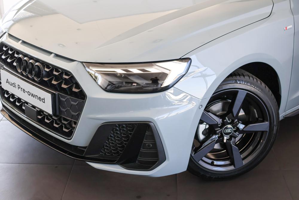 AUDI A1 SPORTBACK 30 TFSI BLACK EDITION S-TRONIC, image 2