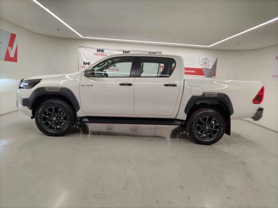 TOYOTA HILUX 2.8 GD-6 RB LEGEND A/T P/U D/C, image 2