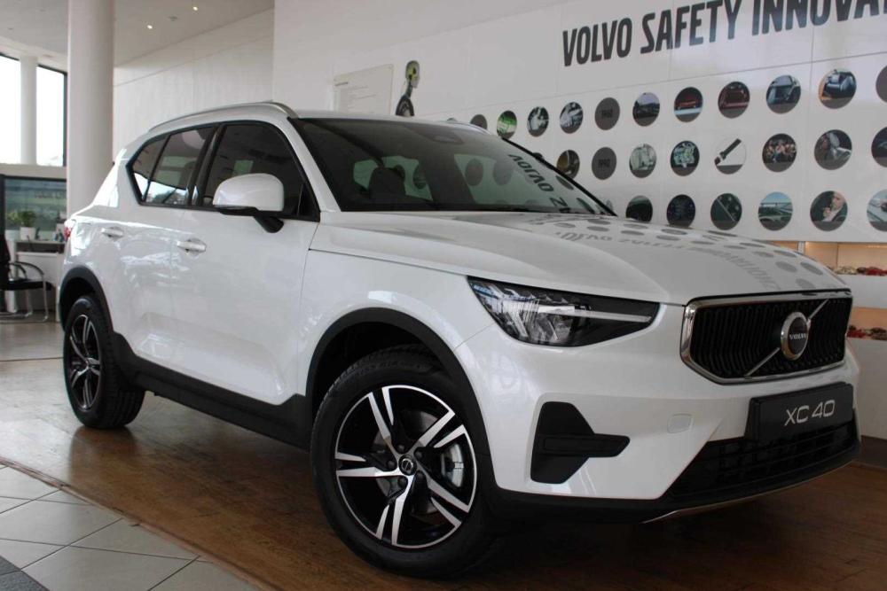 Volvo XC40 B3 Essential Geartronic (Mild Hybrid), image 1