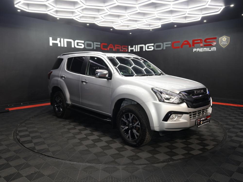 Isuzu mu-X 3.0 A/T, image 1