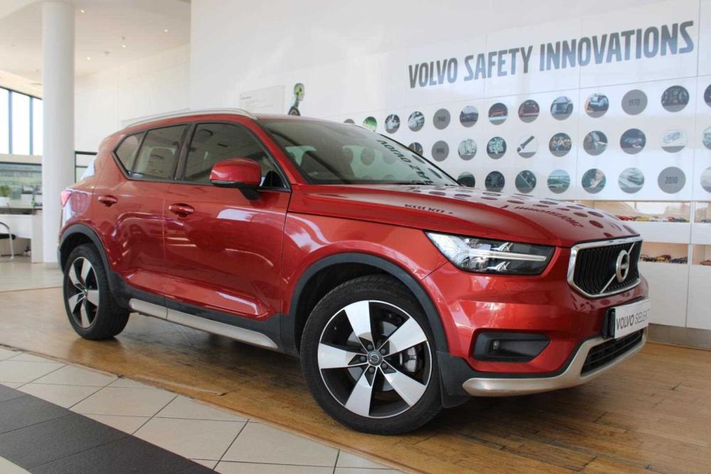 Volvo XC40 D4 AWD Momentum, image 1