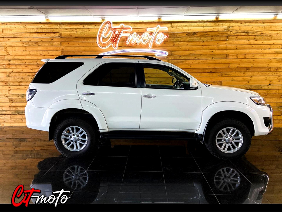 TOYOTA FORTUNER 4.0 V6 A/T 4X4, image 2