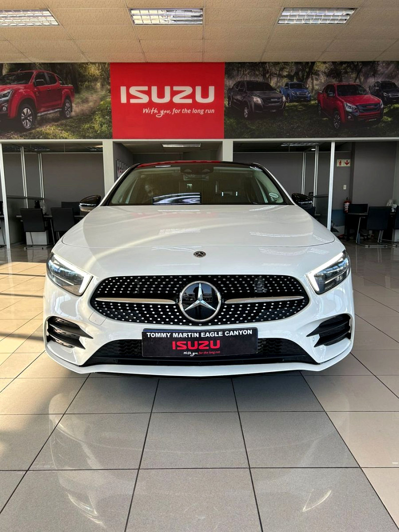MERCEDES-BENZ A200 (4DR), image 2