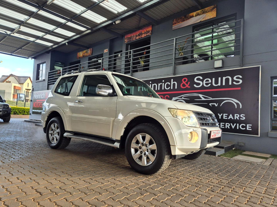 MITSUBISHI PAJERO 3.8 V6 GLS SWB A/T, image 1