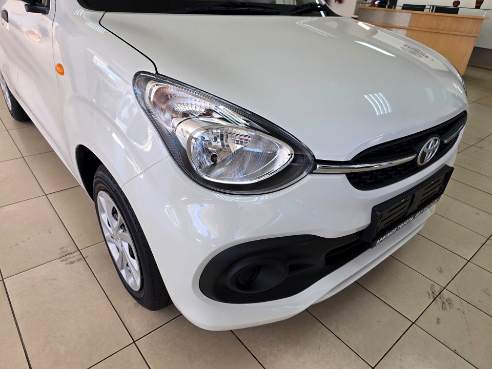 TOYOTA VITZ 1.0, image 2