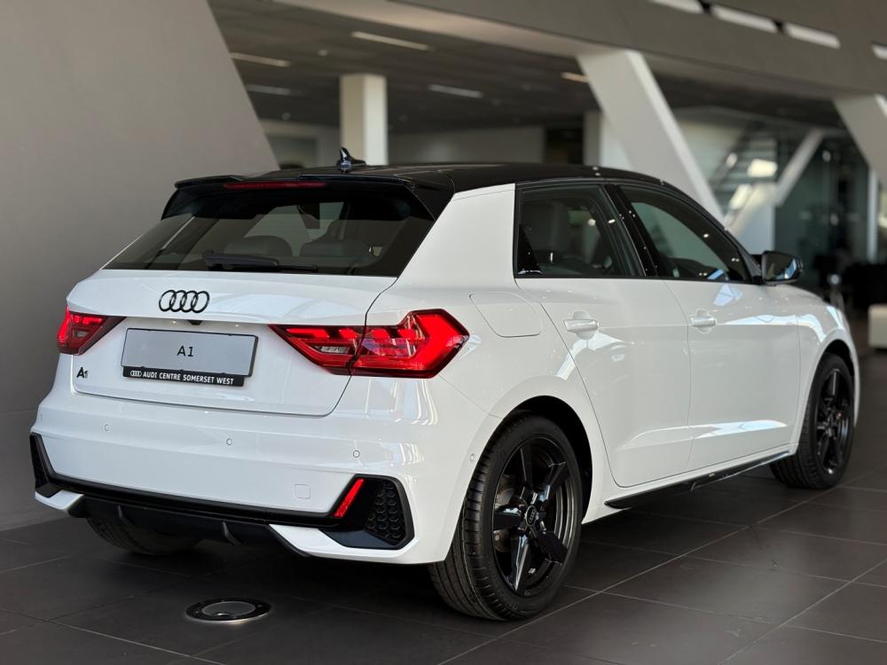Audi A1 Sportback Black Edition 30 TFSI S tronic, image 2