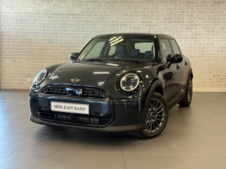 MINI COOPER A/T (F65), image 1